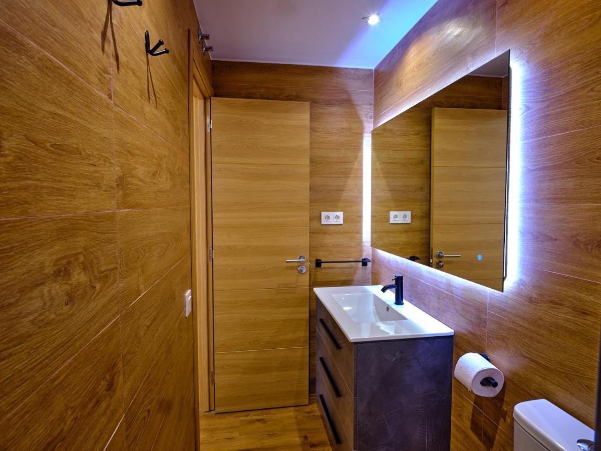 Leo Home- Bright & Centric 3 Bedrooms With Private Parking Included Apartament *