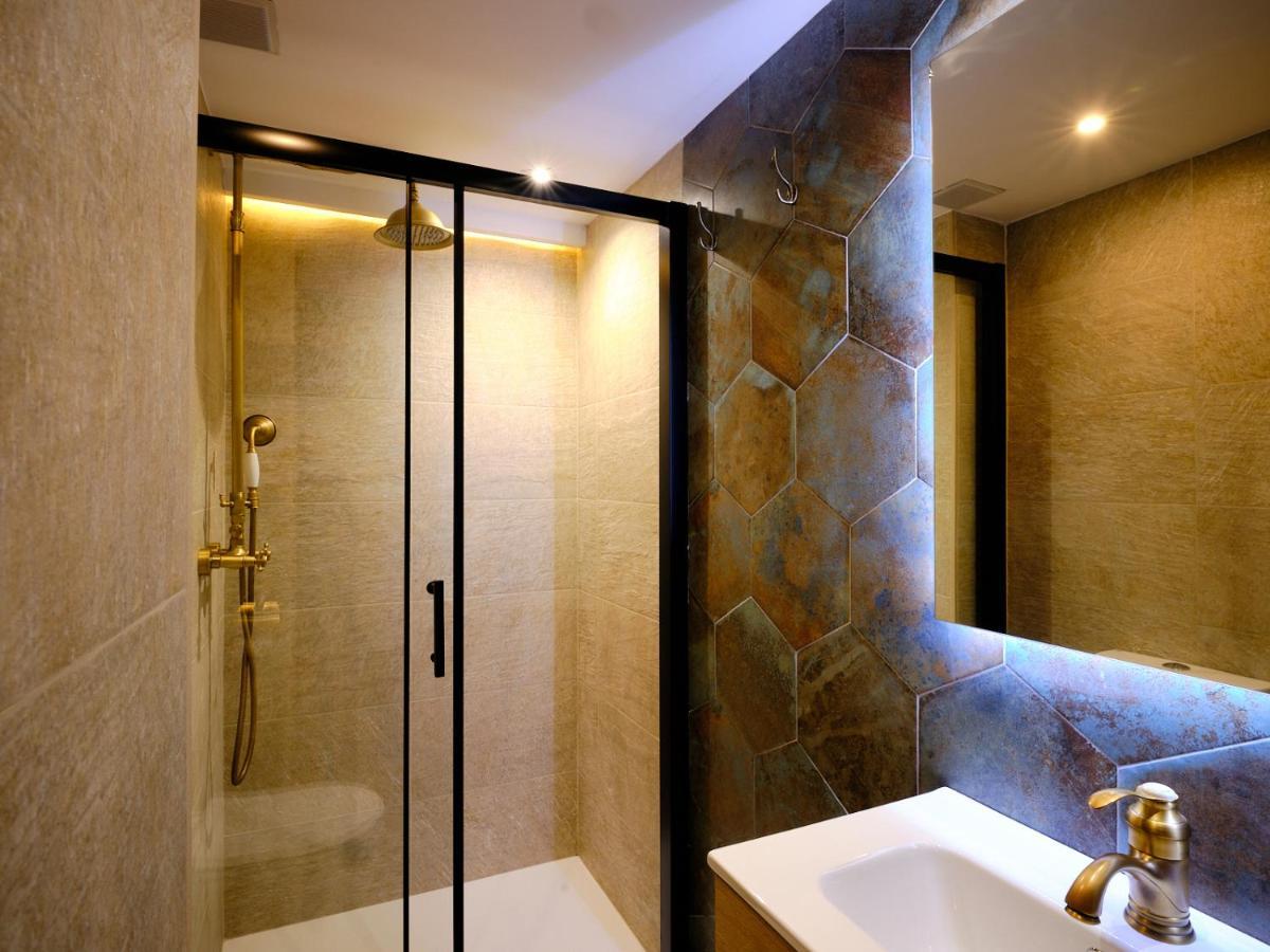 Leo Home- Bright & Centric 3 Bedrooms With Private Parking Included Apartament